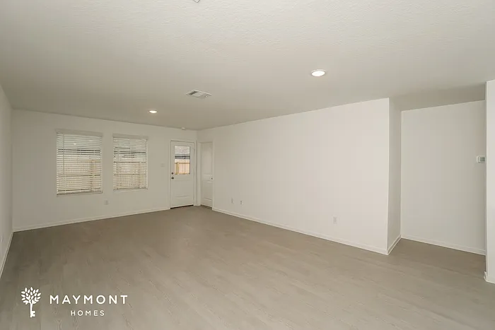2416 Shady Grv — Photo 6