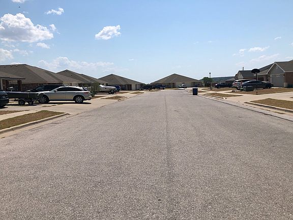 4th image of 2914 Starlight Dr