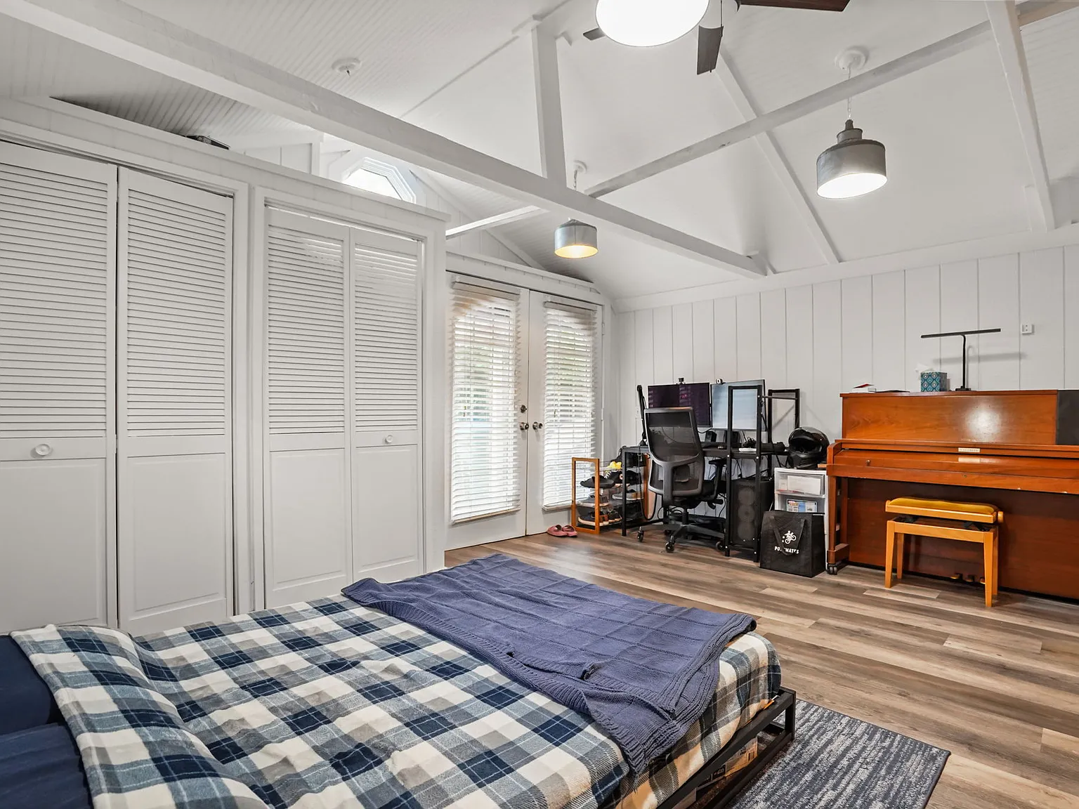 Studio, 352 sqft, $1,395 — Photo 1