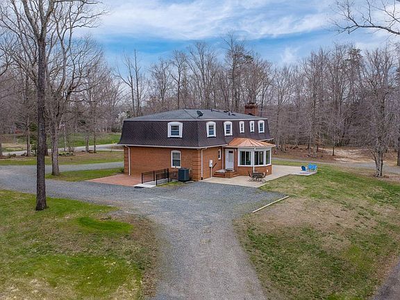 3rd image of 31 River Ridge Ln