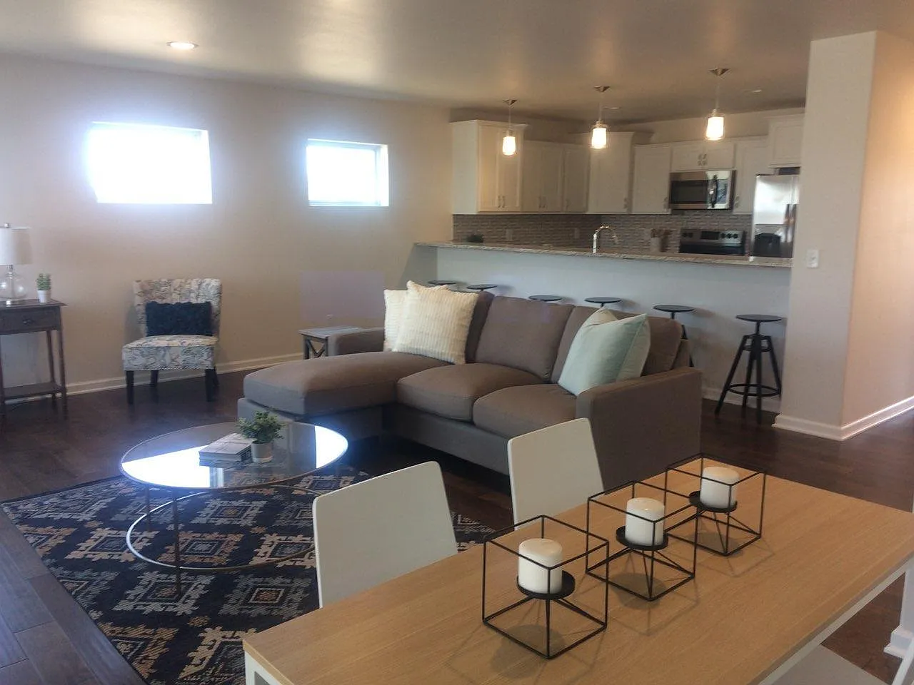 3 bed, 2.5 bath, 1868 sqft, $2,000 — Photo 4