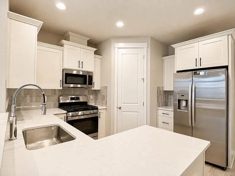 18426 NE 46th Pl — Photo 9