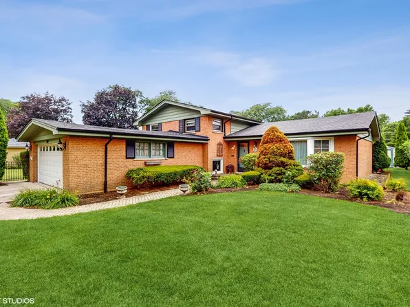 704 S Owen St, Mount Prospect, IL 60056