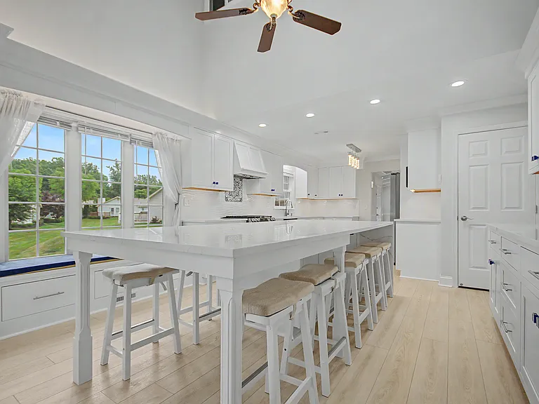 2501 Eastern Point Ct — Photo 12