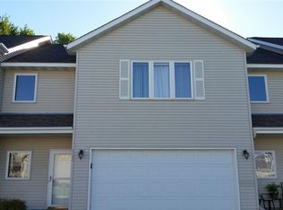 2120 Willow Trl, North Mankato, MN 56003