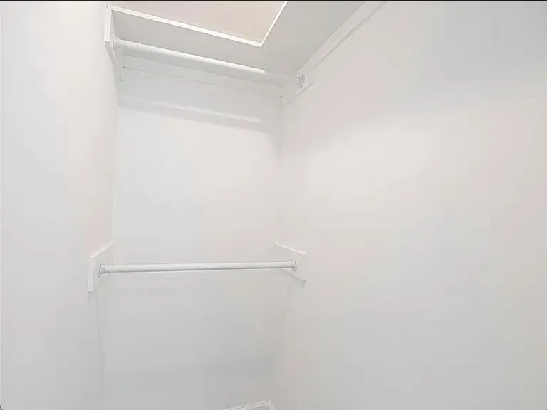 14825 Cohasset St — Photo 11