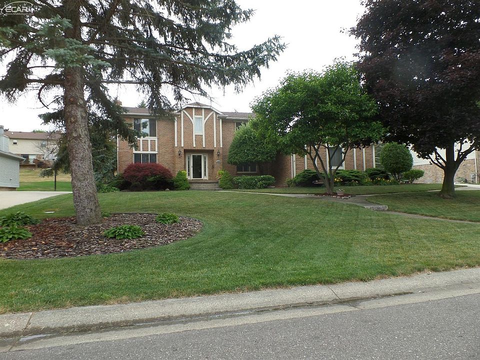 1st image of 576 Boutell Dr