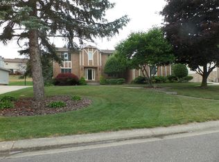576 Boutell Dr, Grand Blanc, MI