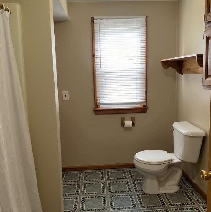 464 Elm St, photo 15