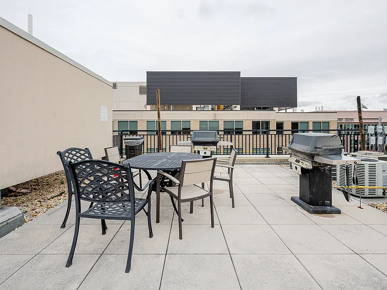 915 E St NW #317 — Photo 39