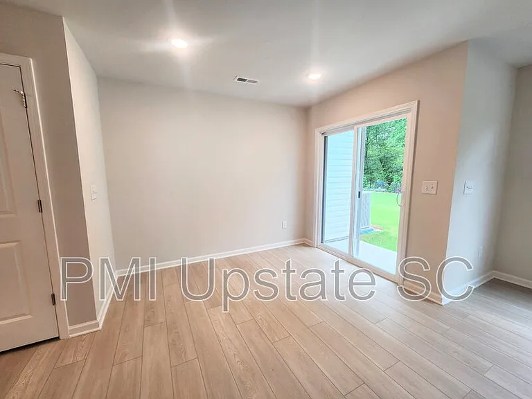 810 Sandbach Rd — Photo 12