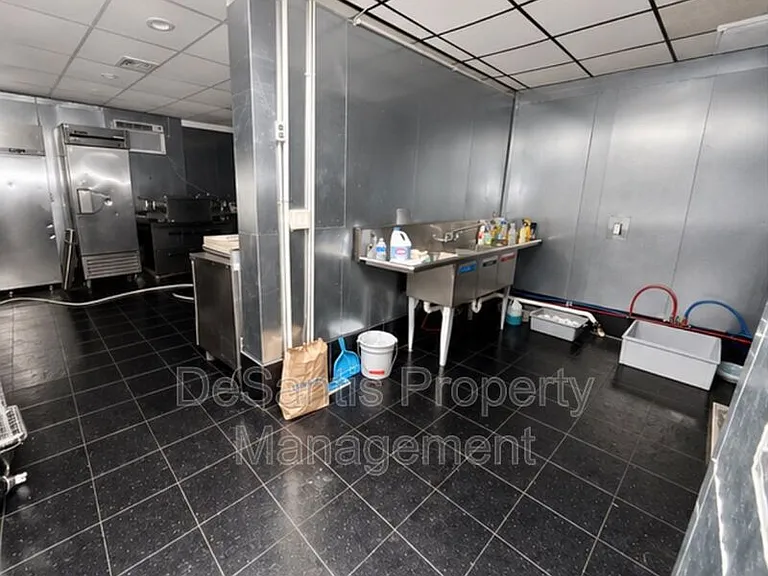 2211 Sheffield Rd #221 — Photo 3