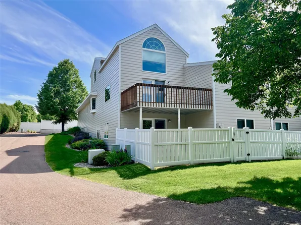 3200 Meadowood Ln, Great Falls, MT 59404