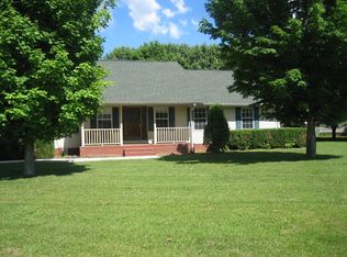 318 Hennessee Ave, Morrison, TN 37357