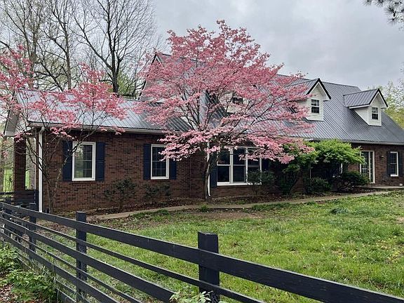 2nd image of 65 Hunter Rd