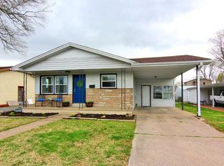 112 W Clarman Dr, Chaffee, MO 63740