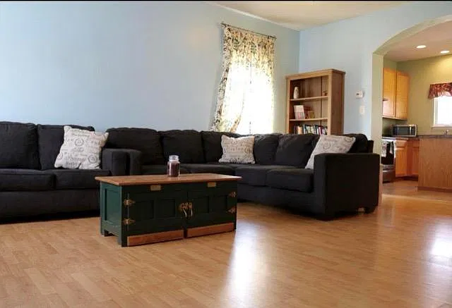 3 bed, 2.5 bath, 1750 sqft, $1,950 — Photo 4