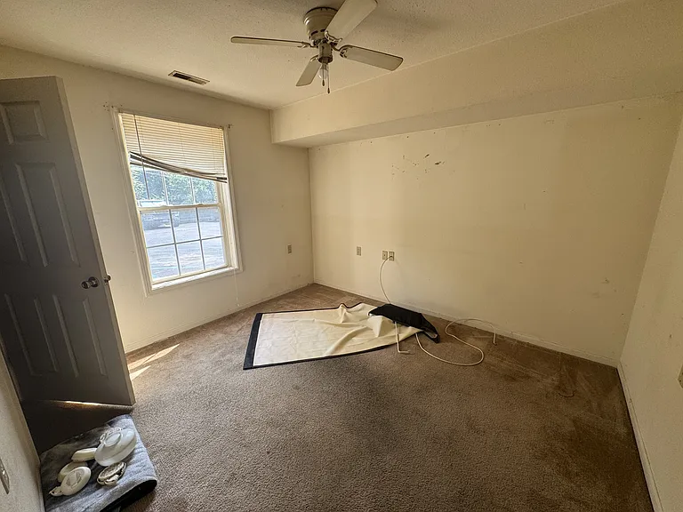 720 E Culton St #B — Photo 4