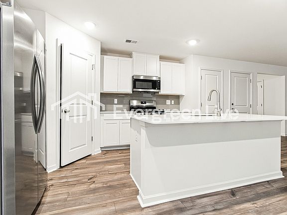 4th image of 107 Brook Run Dr