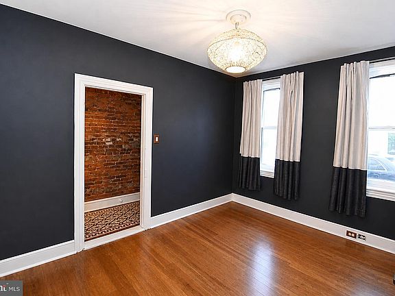 5th image of 101 W Union St