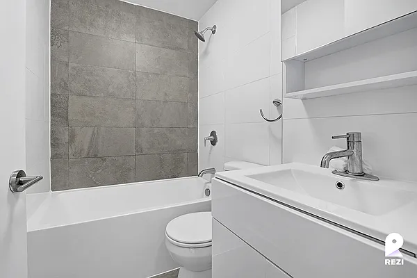 Rented by REZI | media 18