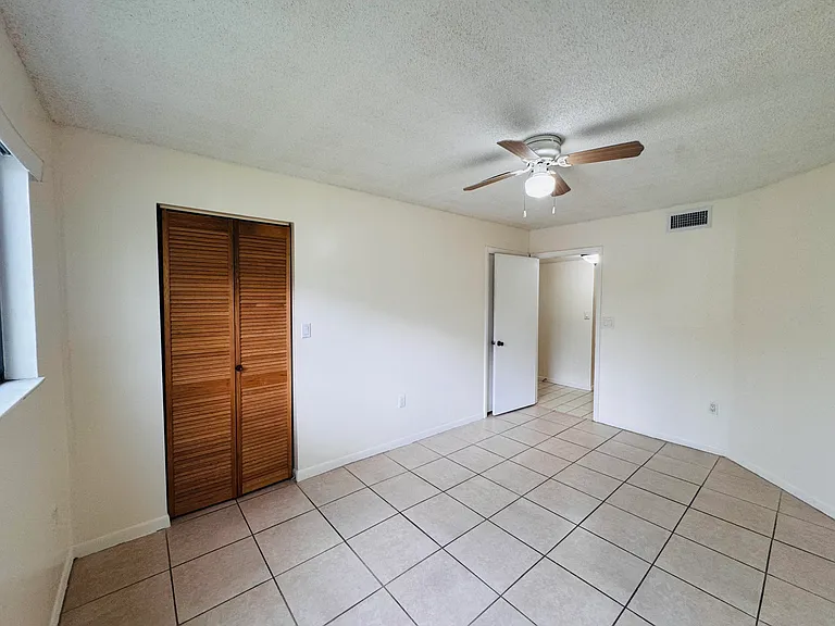 20681 NE 4th Pl #105 — Photo 17