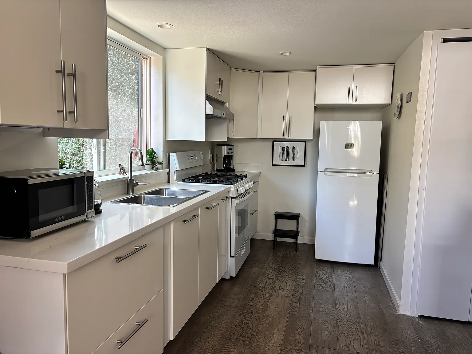 Studio, 500 sqft, $3,000 — Photo 2