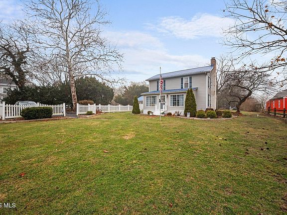 3rd image of 6300 N River Rd