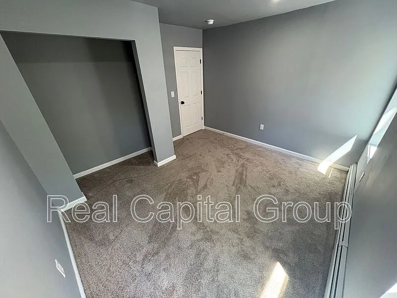 3 bed, 1.0 bath, $1,595 — Photo 4