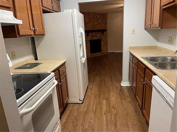4th image of 4411 Flamingo St
