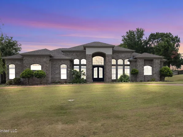 1461 Fountain Gate Dr E, Hernando, MS 38632