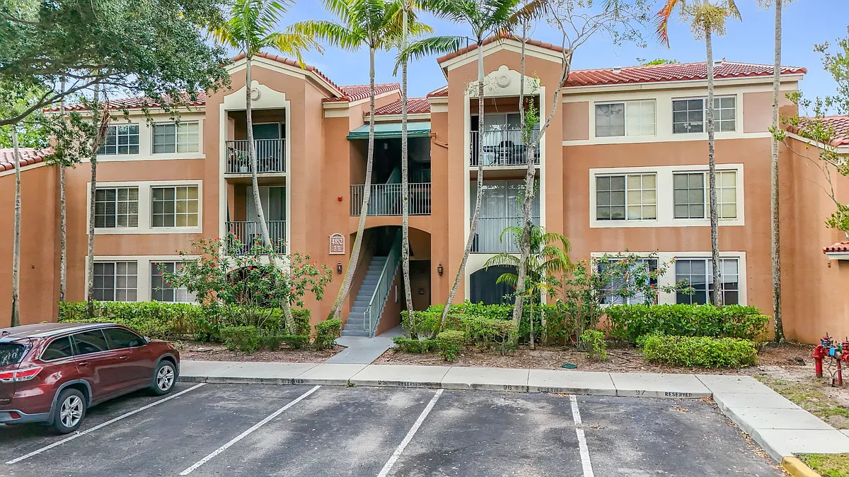 Building Photo - 4852 N State Rd #3103