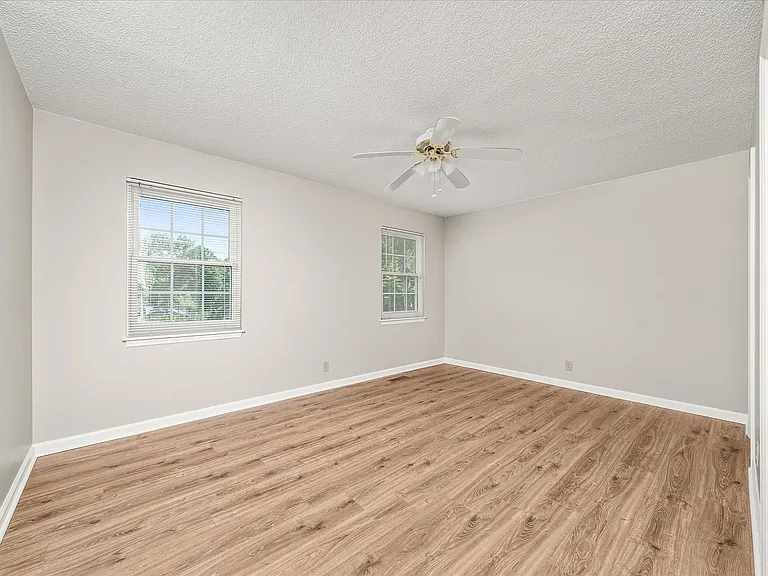 150 Pomeroy Dr — Photo 29