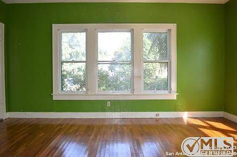 5th image of 711 Matagorda St