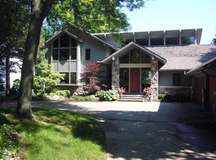 4500 Dow Ridge Rd, Orchard Lake, MI 48324