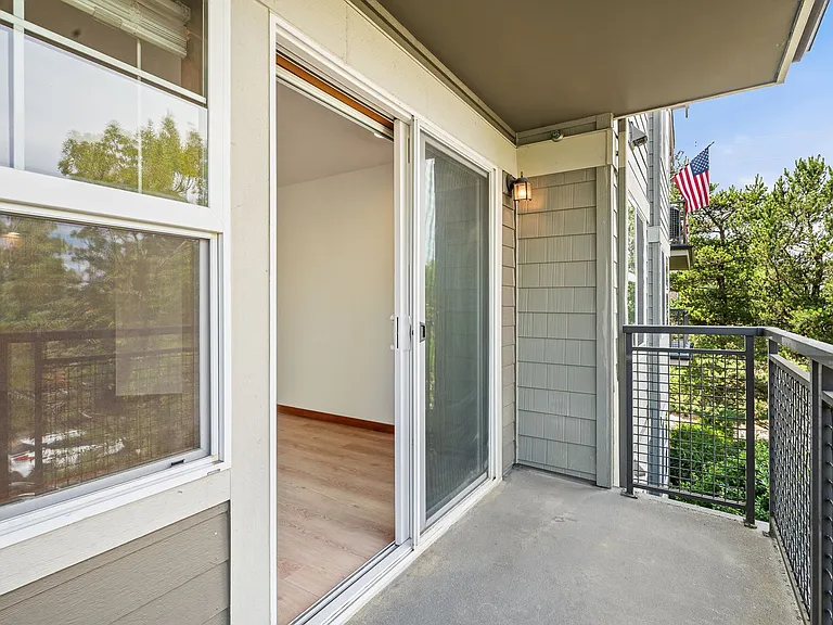 2-Bedroom Apartment for Rent at North Admiral Court - West Seattle — Photo 19