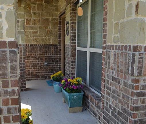 3rd image of 101 Honeysuckle Ln