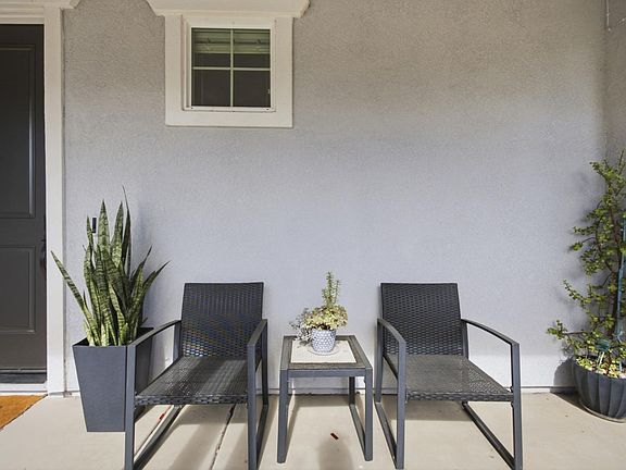 5th image of 312 Hibiscus Street