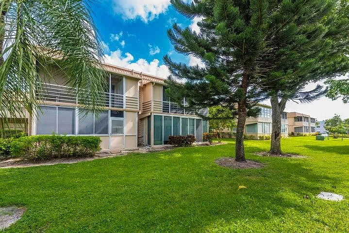 657 Brittany N — Photo 28