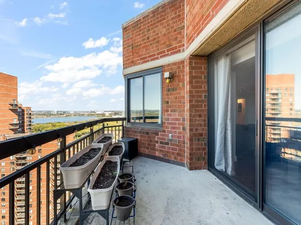 2110 Harmon Cove Tower image 34 of 50