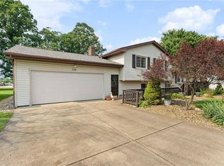 148 E Circle View Dr, New Middletown, OH 44442