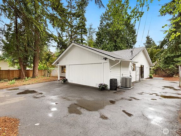 3rd image of 16310 Fremont Place N
