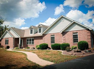 4 Eagle Ct, Farmington, MO 63640