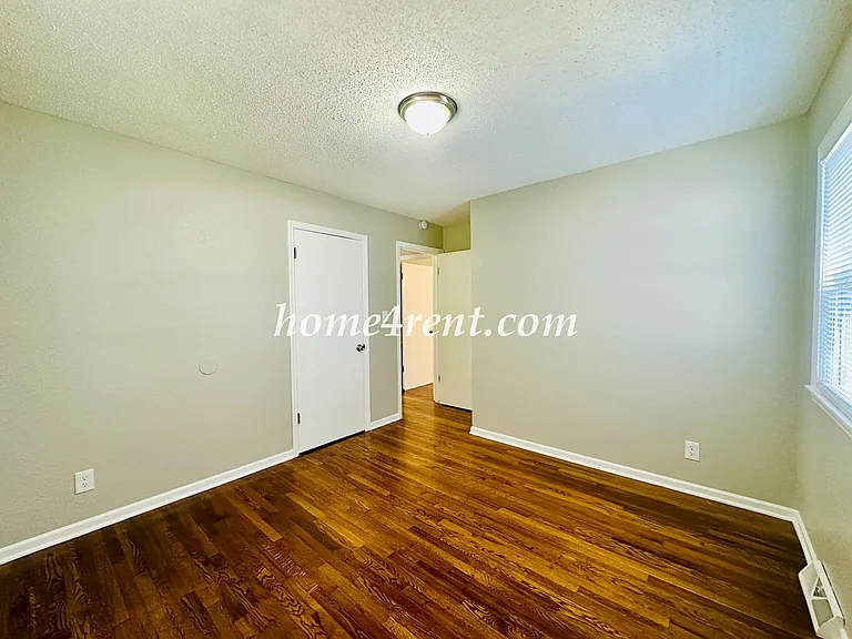 7421 Hardy Ave — Photo 24