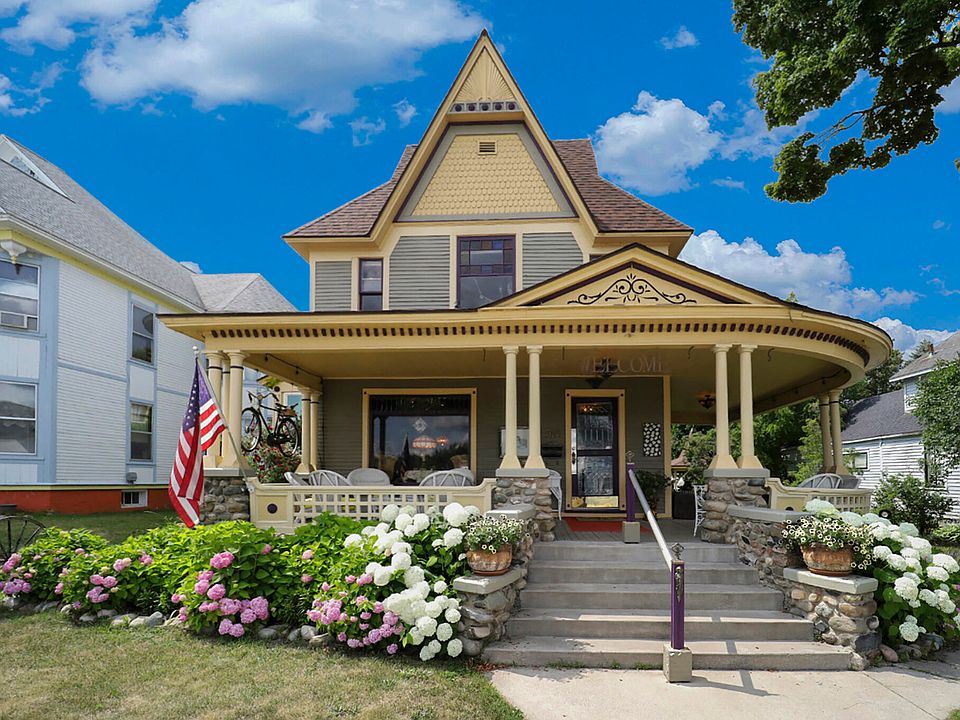 314 S Main St, Cheboygan, MI 49721 | Zillow