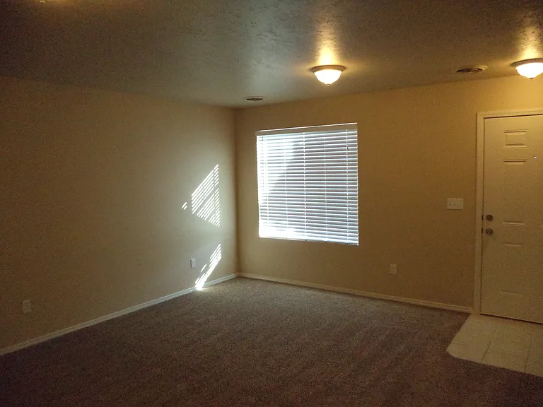 10056 W Rustica St — Photo 5
