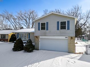 192 El Paso Ln, Carol Stream, IL 60188