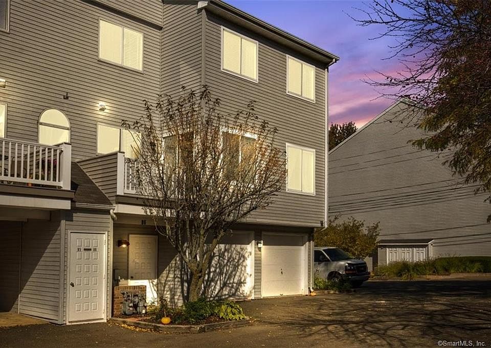 1st image of 86 Staffordshire Commons Dr Unit 86