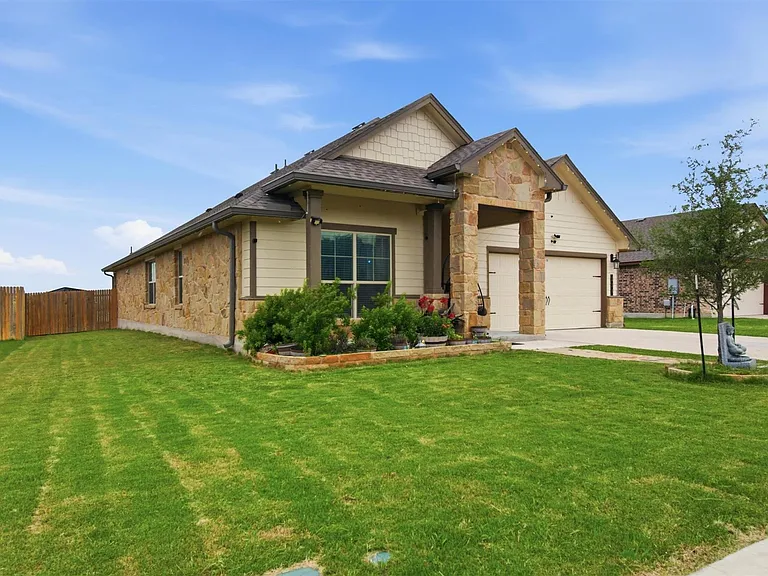 229 Cinnamon Loop — Photo 3