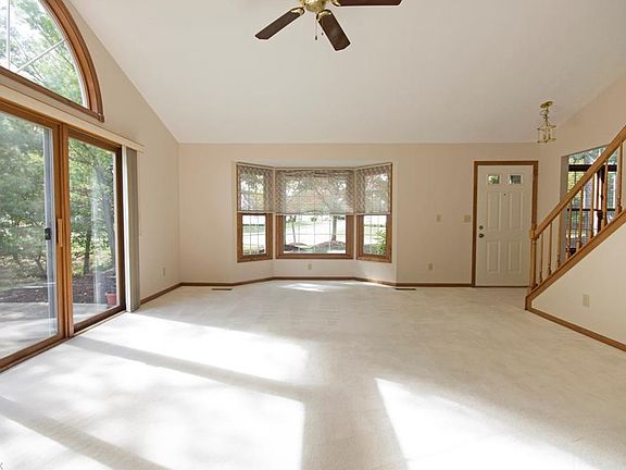 4th image of 19238 Bradford Ct